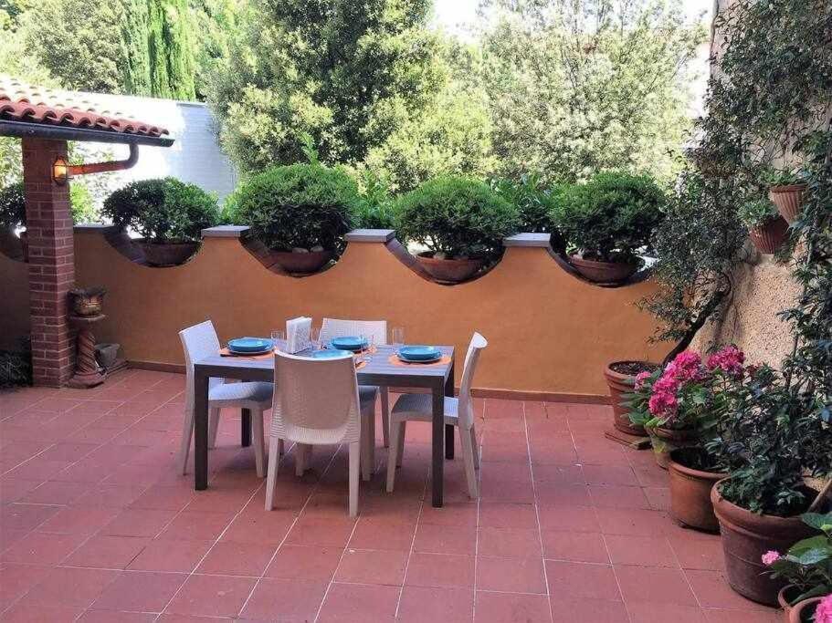 Ferienwohnung Santa Croce Elegant With Garage Florenz Exterior foto
