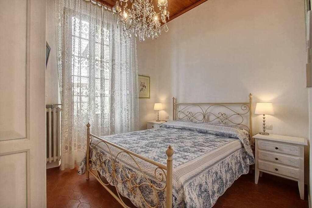 Ferienwohnung Santa Croce Elegant With Garage Florenz Exterior foto