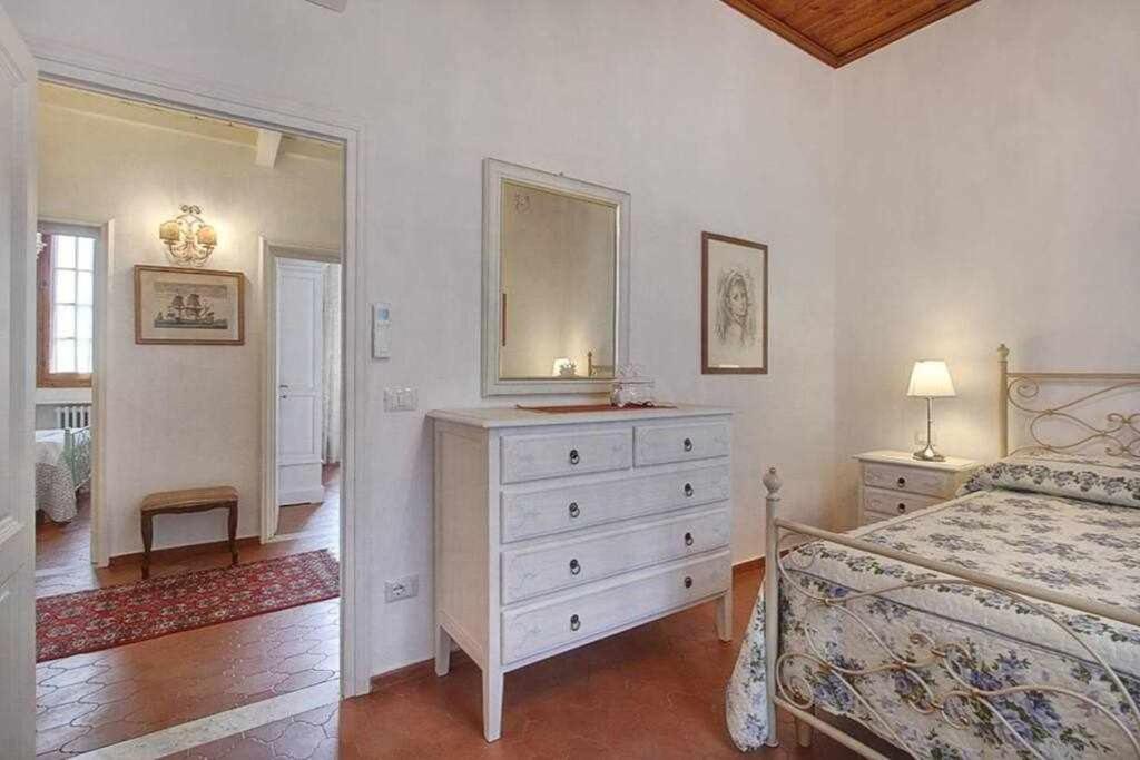 Ferienwohnung Santa Croce Elegant With Garage Florenz Exterior foto