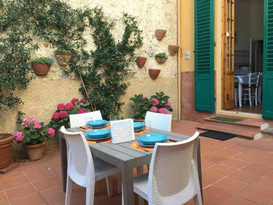 Ferienwohnung Santa Croce Elegant With Garage Florenz Exterior foto