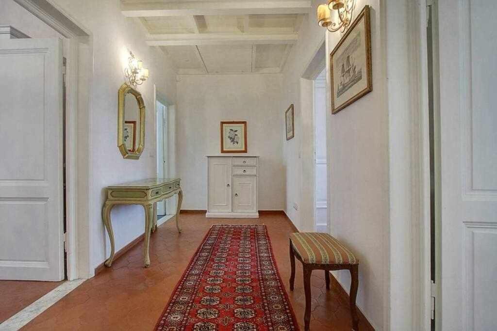 Ferienwohnung Santa Croce Elegant With Garage Florenz Exterior foto