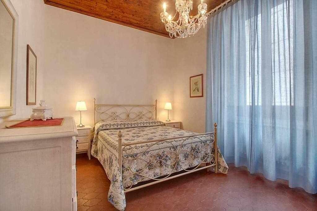 Ferienwohnung Santa Croce Elegant With Garage Florenz Exterior foto