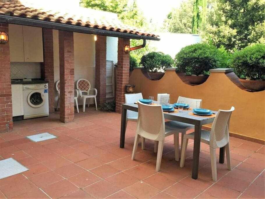 Ferienwohnung Santa Croce Elegant With Garage Florenz Exterior foto