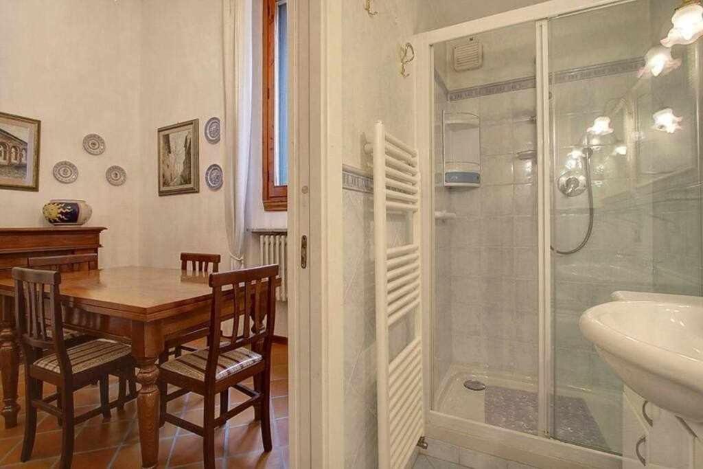 Ferienwohnung Santa Croce Elegant With Garage Florenz Exterior foto