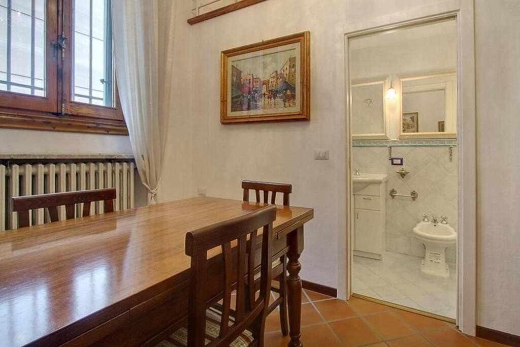 Ferienwohnung Santa Croce Elegant With Garage Florenz Exterior foto
