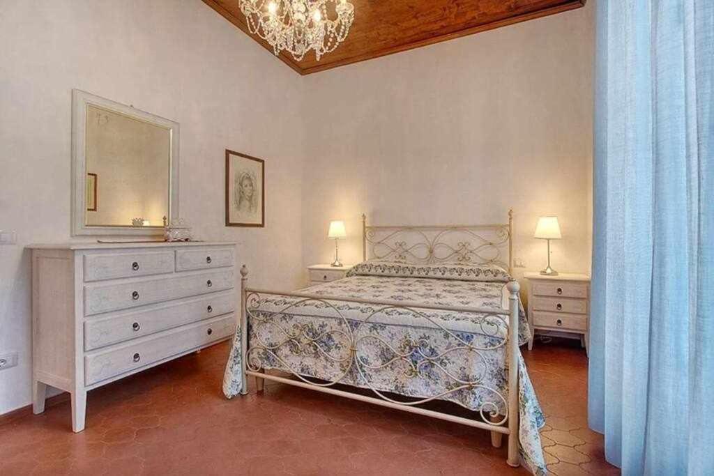 Ferienwohnung Santa Croce Elegant With Garage Florenz Exterior foto