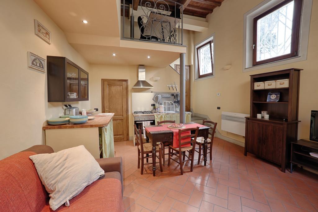 Ferienwohnung Santa Croce Elegant With Garage Florenz Exterior foto