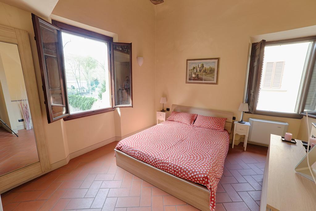 Ferienwohnung Santa Croce Elegant With Garage Florenz Exterior foto